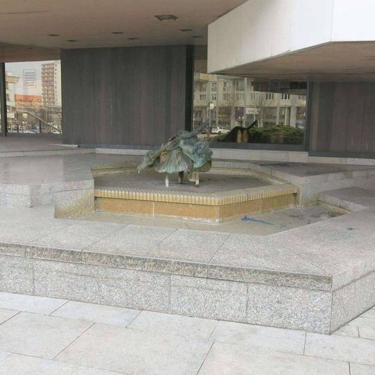 Kašna u Městského divadla v Mostě