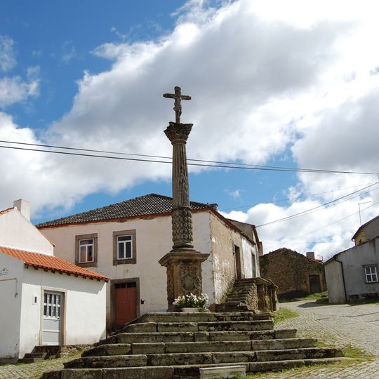 Cruzeiro de Caçarelhos