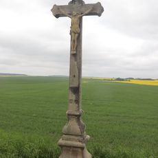 Kříž jižně od Menhartic