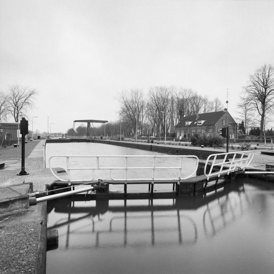 Sluizencomplex St. Josephstraat, Schutsluis