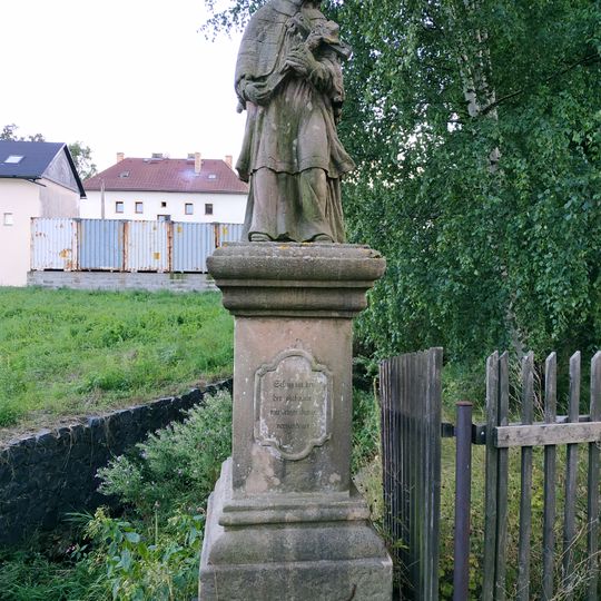 Socha svatého Jana Nepomuckého u lávky přes Lužničku v Horním Podluží