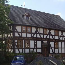 Wohnhaus und Wirtschaftsgebäude