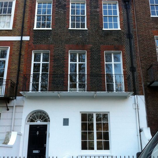 33, Kensington Square W8