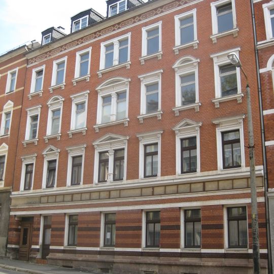 Mietshaus in geschlossener Bebauung Zietenstraße 10