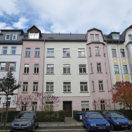 Mietshaus in geschlossener Bebauung mit Vorgarten Walter-Oertel-Straße 58