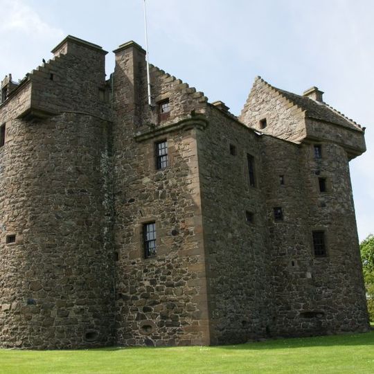 Claypotts Castle