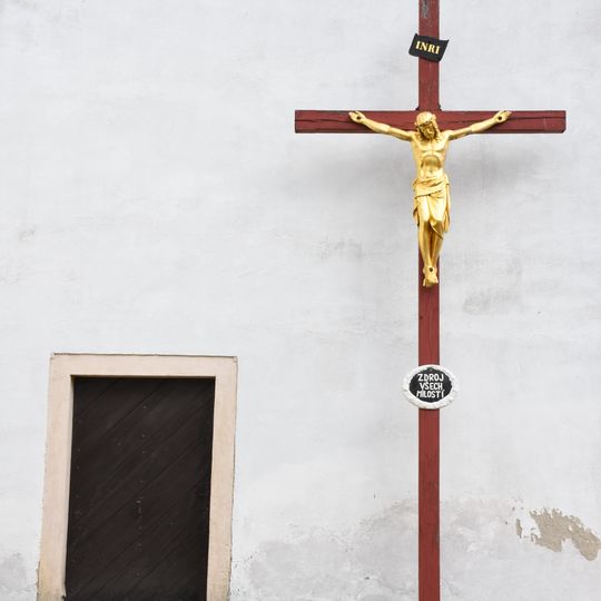 Kříž v Prosiměřicích u kostela svatého Jiljí