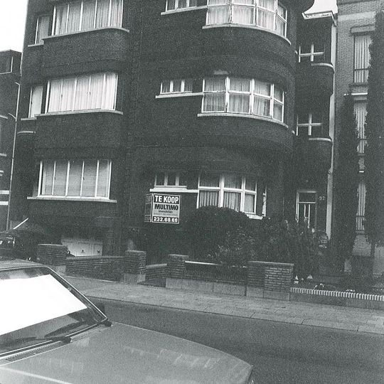 Twee meergezinswoningen