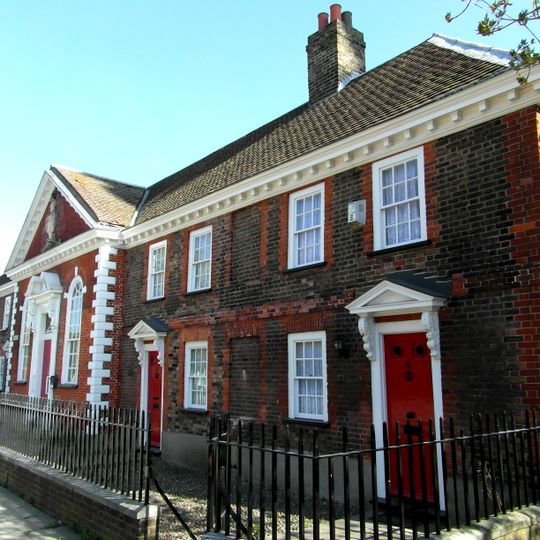 Drapers Almshouses And Chapel
