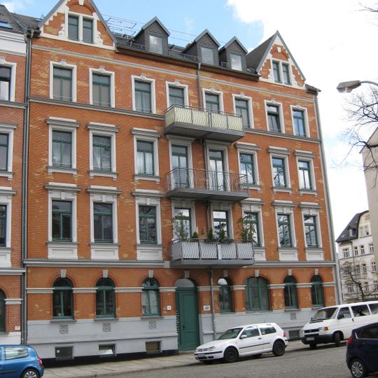 Mietshaus in ehemals geschlossener Bebauung Stadlerstraße 7