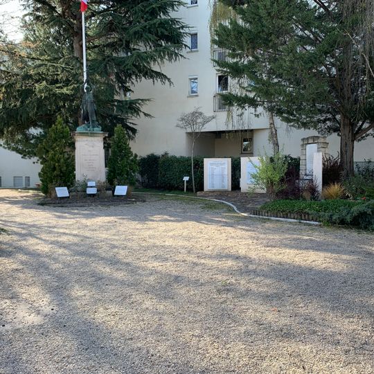 Square du Souvenir-Français