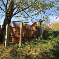 Kříž v Lešově u Pilařského rybníku