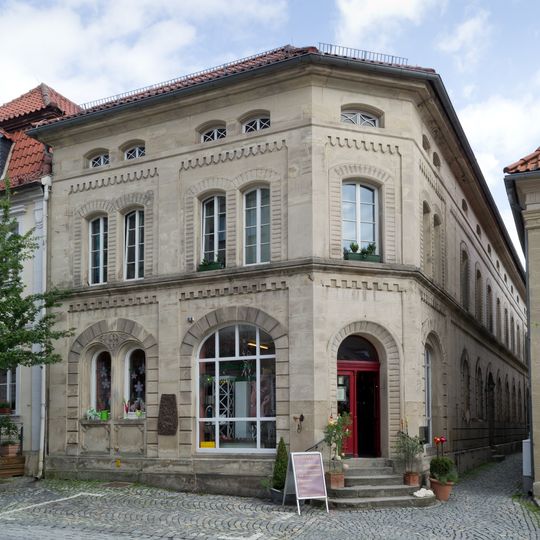 Wohn- und Geschäftshaus