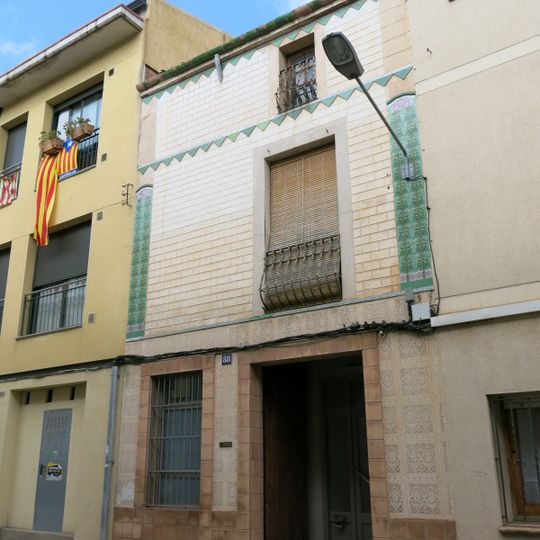 House in carrer Montserrat, 88