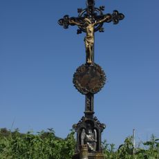 Kříž u Horní Hořice na svahu u rozcestí