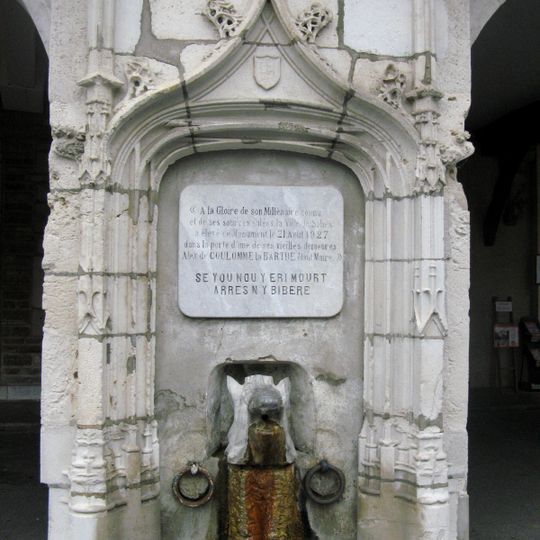 Fontaine commémorative du millénaire de Salies-de-Béarn