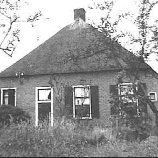 Oud Veeningen 10, Veeningen