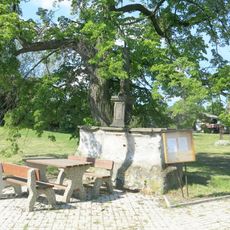 Sloup na návsi v Krásném Dvorečku