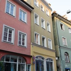 Wohn- und Geschäftshaus