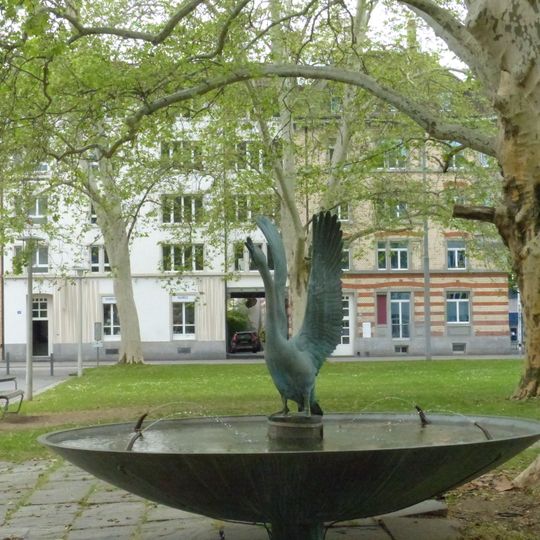 Brunnen mit "Schwan"