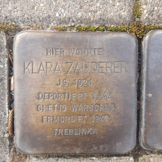Stolperstein en memoria de Klara Zauderer