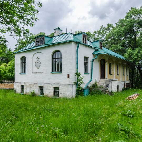 Флигель жилой западный