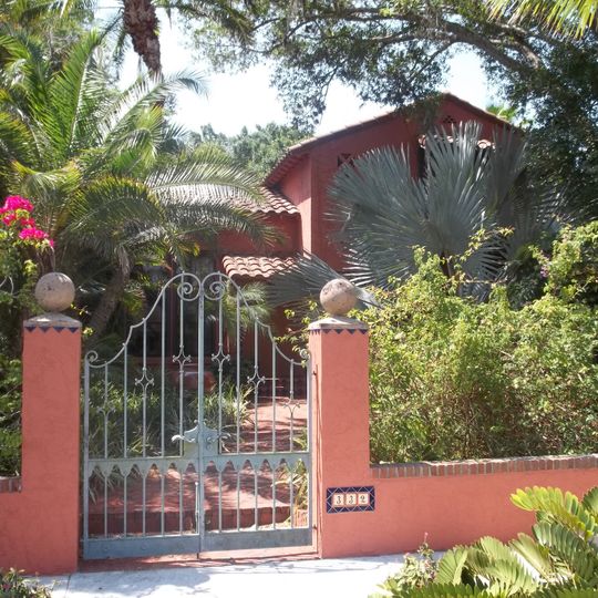 Whitfield Estates-Lantana Avenue Historic District