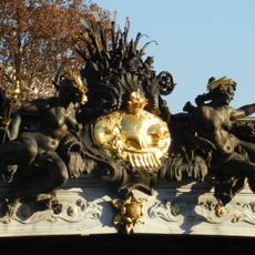 Nymphes de la Seine avec les armes de Paris