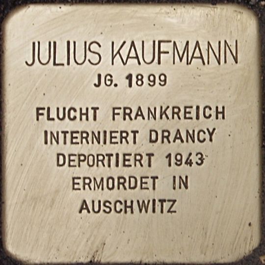Stolperstein en memoria de Julius Kaufmann
