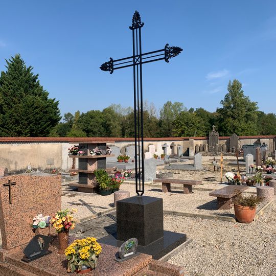 Cemetery cross of Bettant