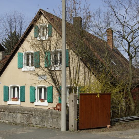 Bucher Hauptstraße 68