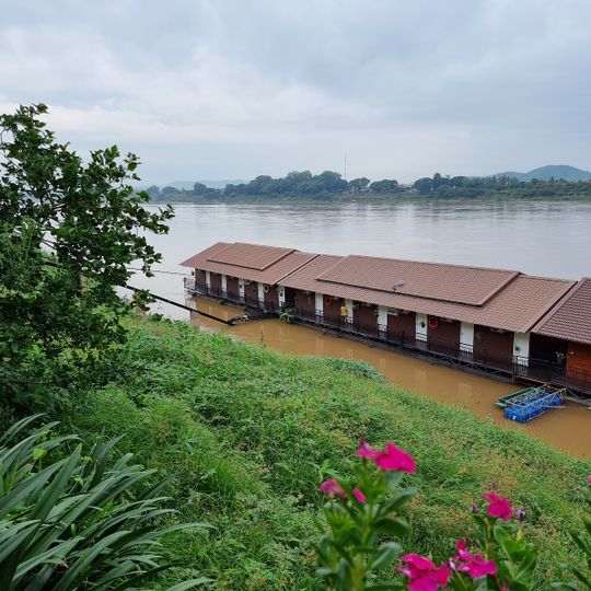 Riverside Chiangkhan