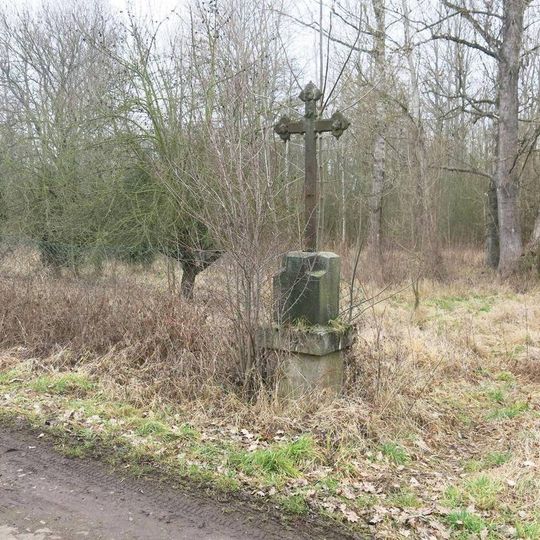 Kříž u cesty na jihozápadním okraji Velvar