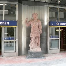 Statue