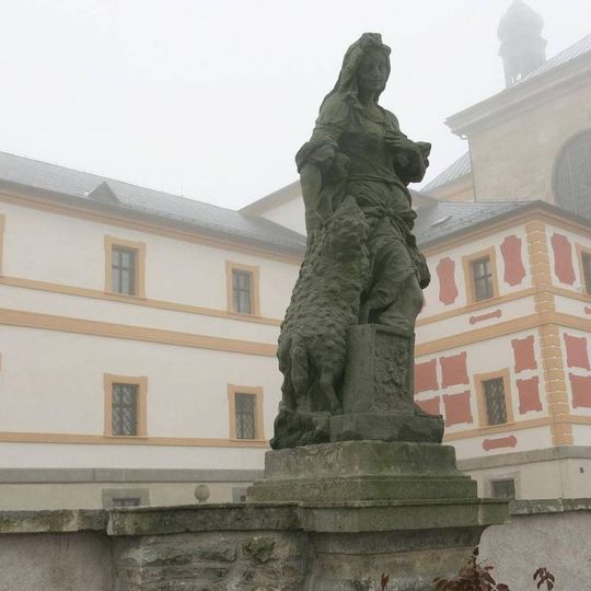 Socha alegorie Trpělivost na terase špitálu v Kuksu