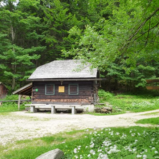 Höllbachschwell-Hütte
