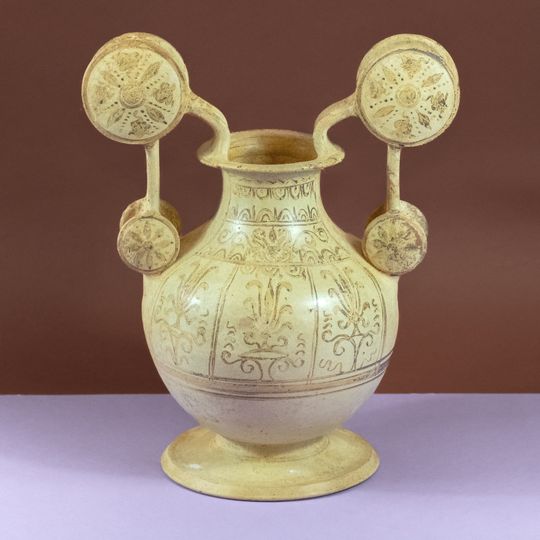 Trozzella con decorazione vegetale