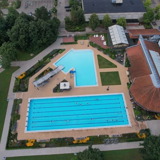 Hallenwellen- und Freibad Vechta