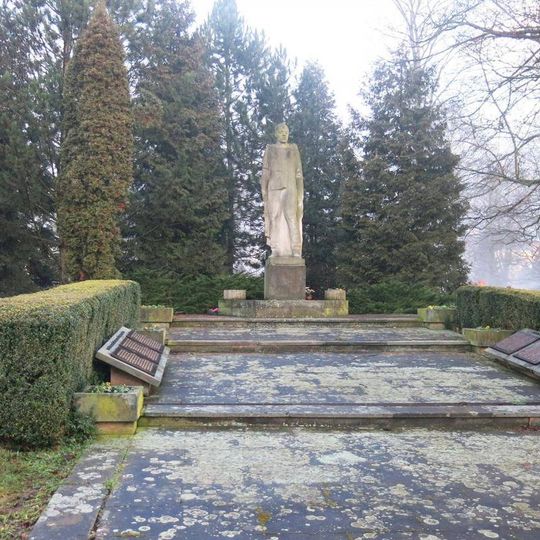 Pomník padlým 1938-1945 v Albieriho ulici v Jaroměři