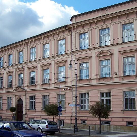 Komenského náměstí 125