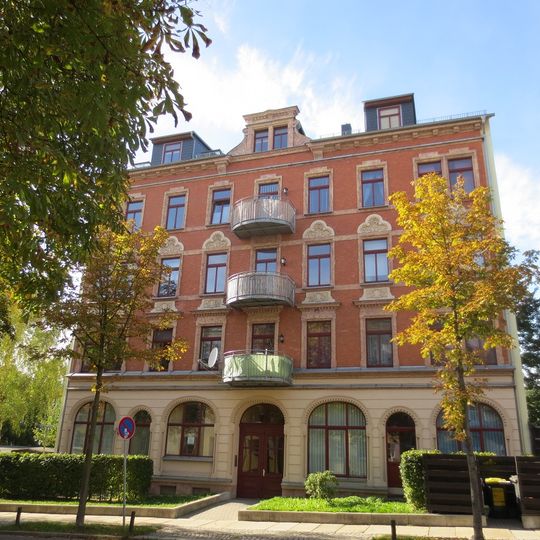 Mietshaus in geschlossener Bebauung konzipiert, mit Vorgarten Hilbersdorfer Straße 29