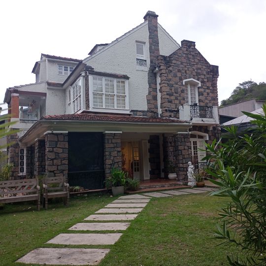 Imóvel à Rua Desembargador Sampaio, nº 303