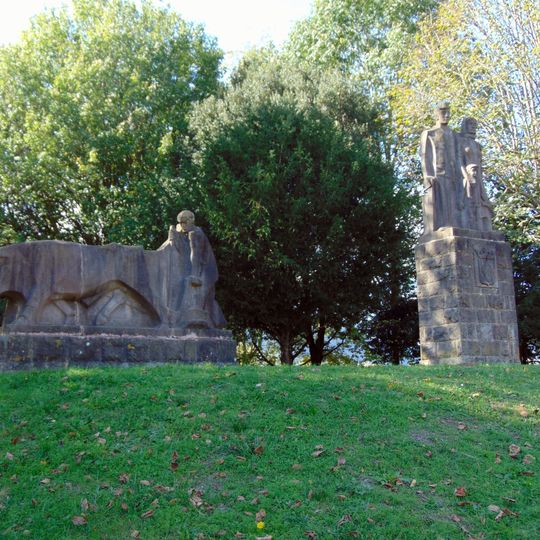 Monument a la Família Pagesa i a Francesc Verntallat