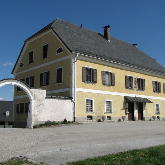 Pfarrhof, Kooperatorstöckl
