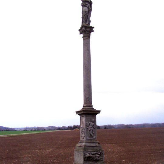 Sloup se sochou Panny Marie