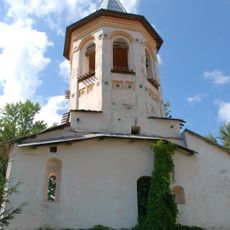 Колокольня с остатками церкви Пресвятой Троицы и трапезной (Великий Новгород)