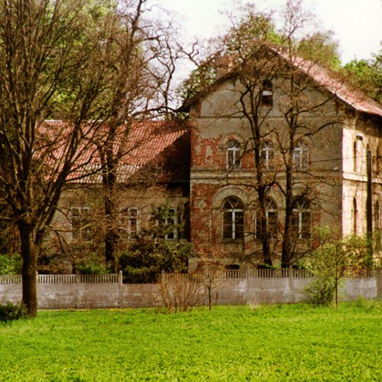 Dwór, Kasztanowa 14 w Karłowicach