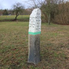 Wegestein Lomske 8 (gegenüber)