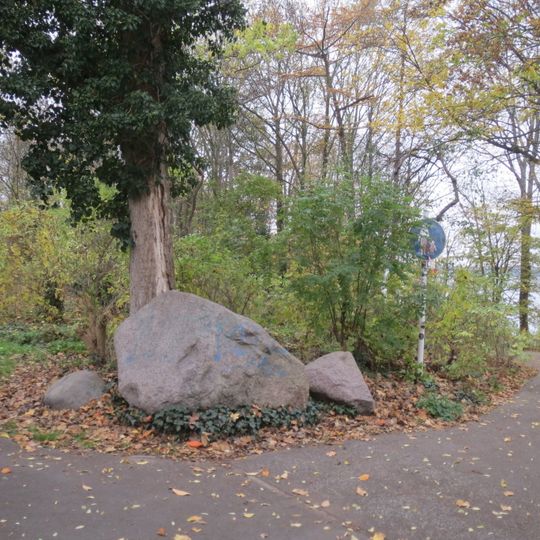 Drei Findlinge am Borsigdamm