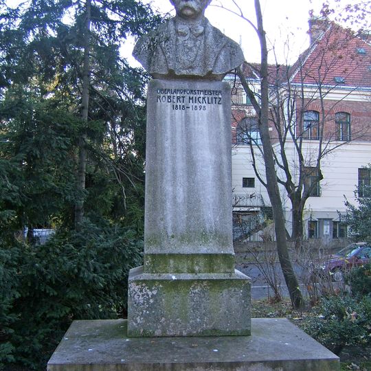 Persönlichkeitsdenkmal, Micklitz